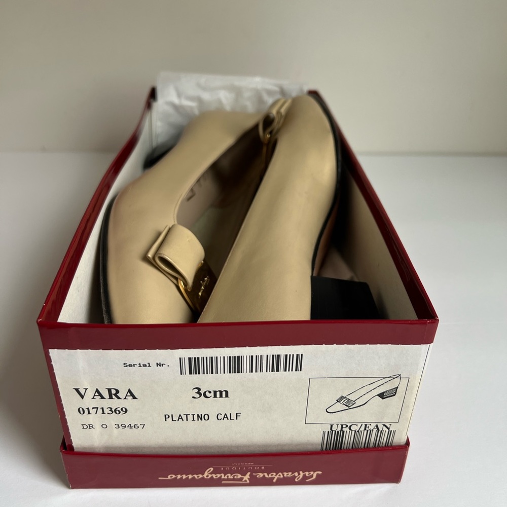 VINTAGE Salvatore Ferragamo gold vara platino calf size 9 1/2 AAA - Picture 9 of 10